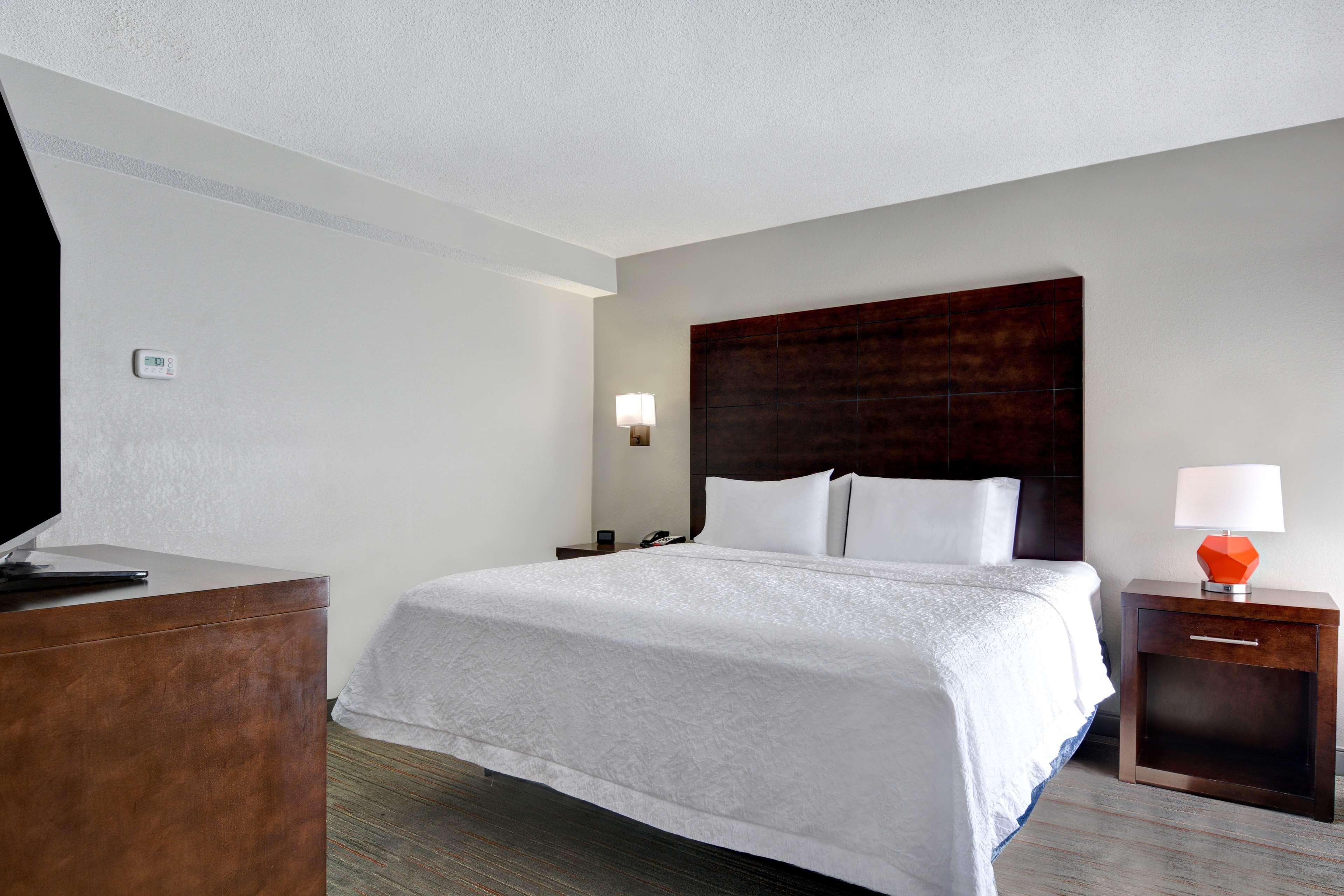 Hampton Inn Greenwood Exterior photo
