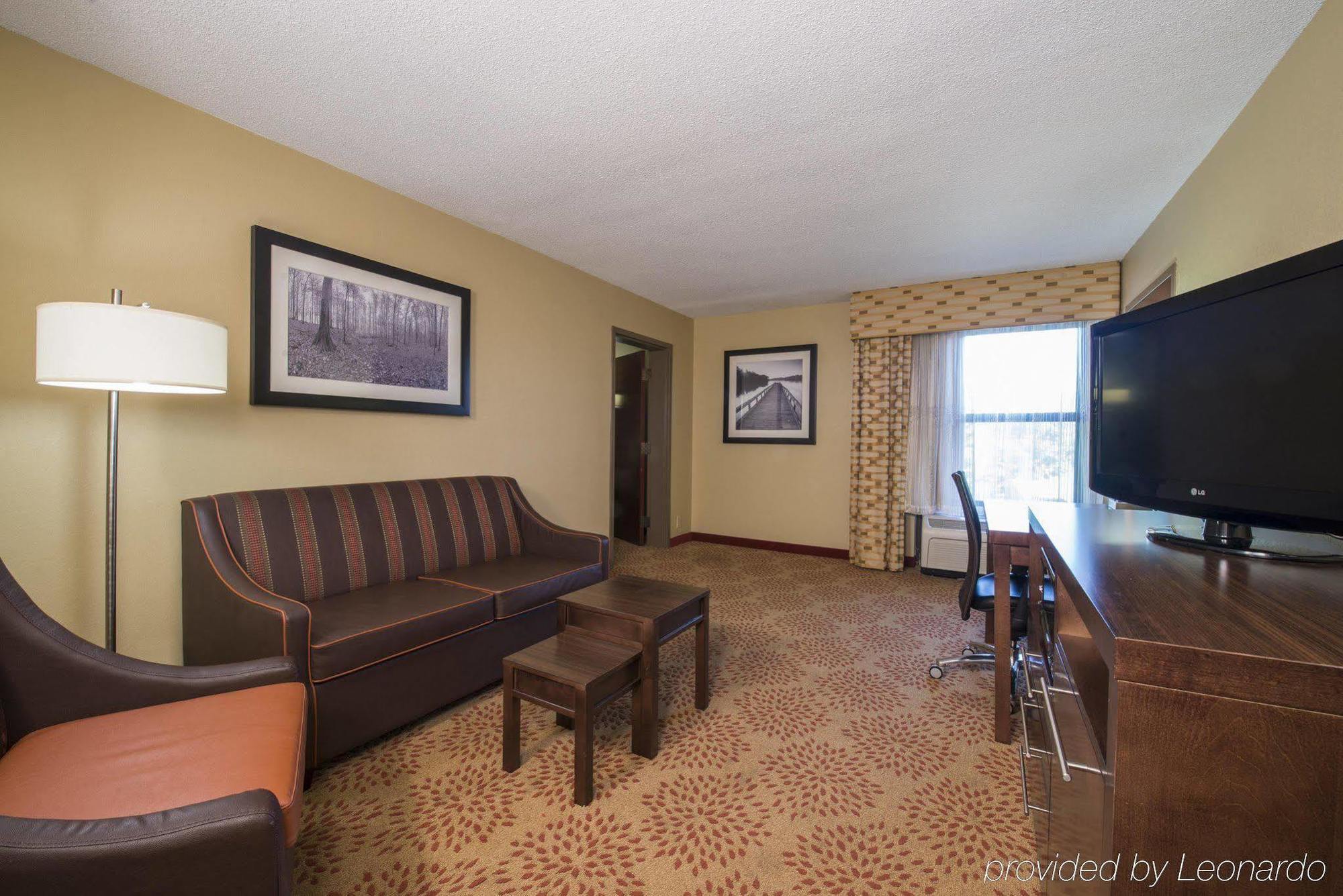 Hampton Inn Greenwood Interior photo